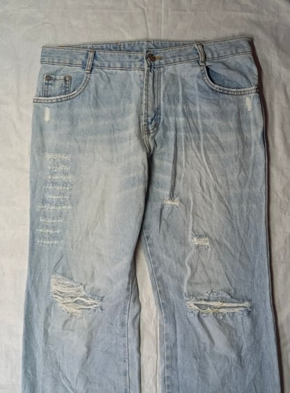 Damage baggy jeans
